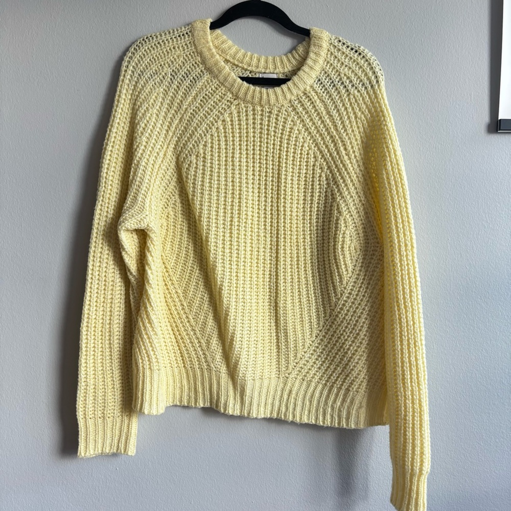 💛Yellow Sweater
